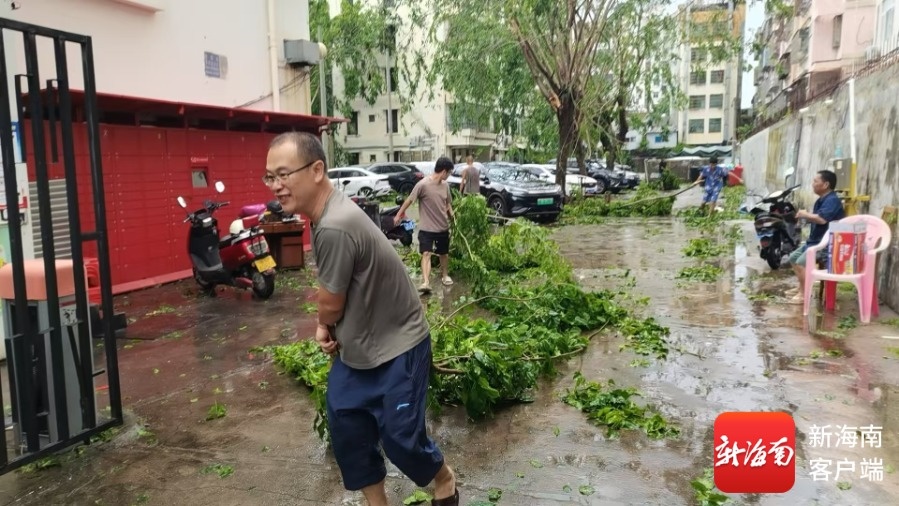 男女老少一起上！三亚