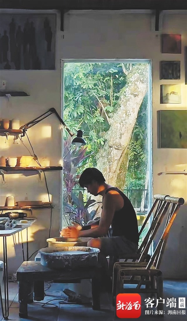 “有山窑”的青瓦灰檐便藏在树荫里：一窑烟火一方心土