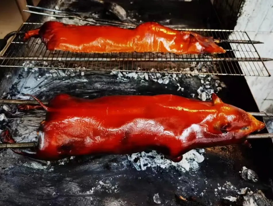 看海南东方“村BA”有福利送，一等奖是香喷喷的烤乳猪！（海南东方烤乳猪是什么猪）