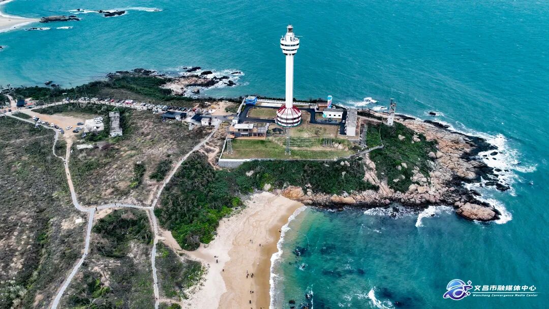 文昌铺前镇木兰湾“亚洲第一灯塔”美景引游客竞相打卡